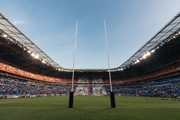 How to choose a holiday rental in the UK with easy access to rugby stadiums?